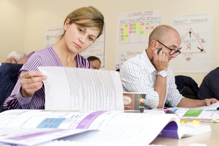 Essential Tips for Successfully Managing a Project