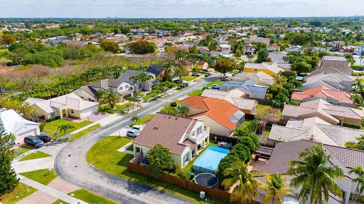 From Repairs to Closing: A Guide to Selling Your Tampa Home As-Is